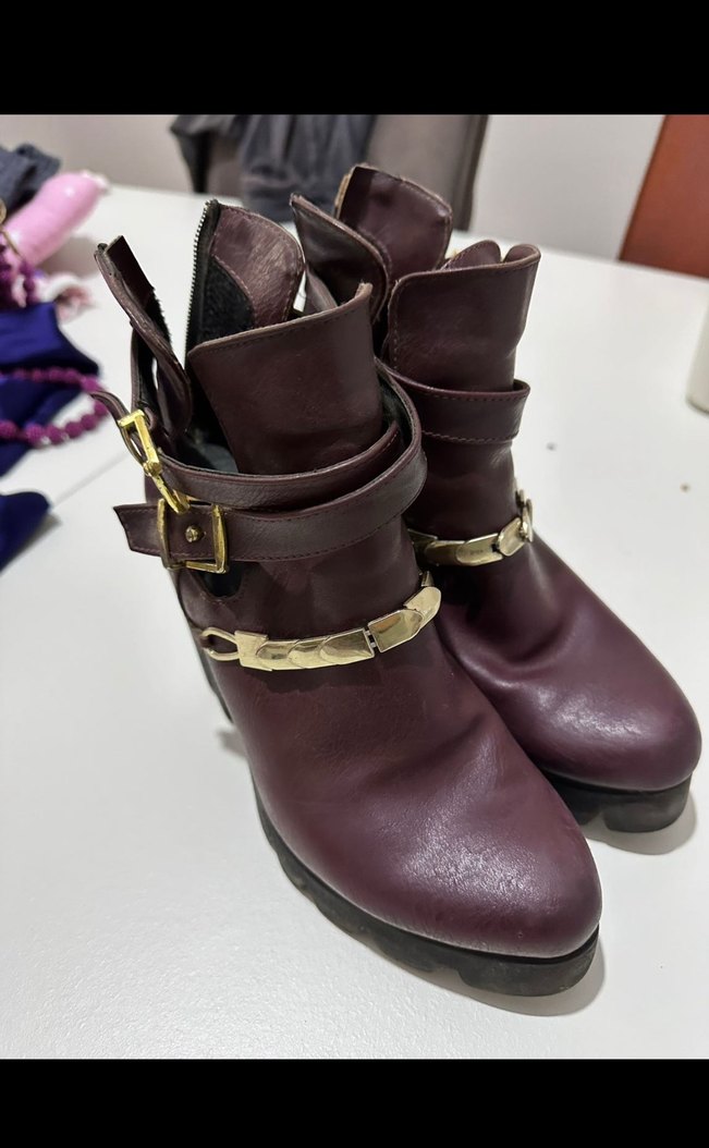 Bordo Yılan Desenli Tokalı Yüksek Topuklu Bot - Görsel 2