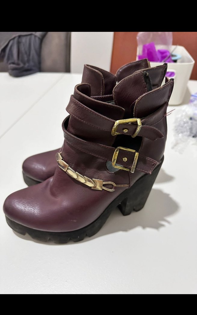 Bordo Yılan Desenli Tokalı Yüksek Topuklu Bot - Görsel 5