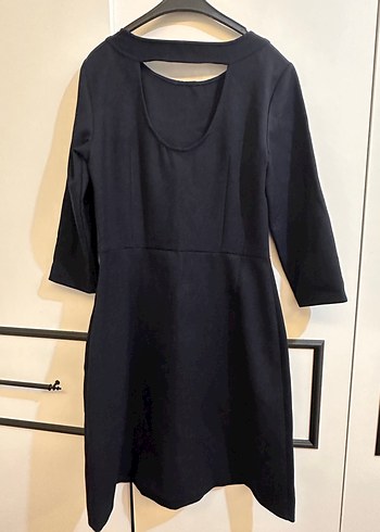 Kemer Detaylı Siyah Midi Elbise - Görsel 2