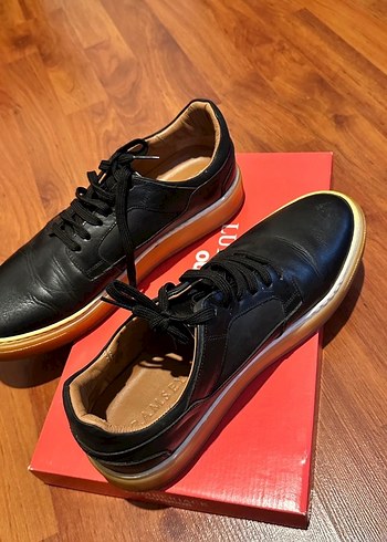 Siyah Bağcıklı Erkek Spor Ayakkabı - Görsel 3