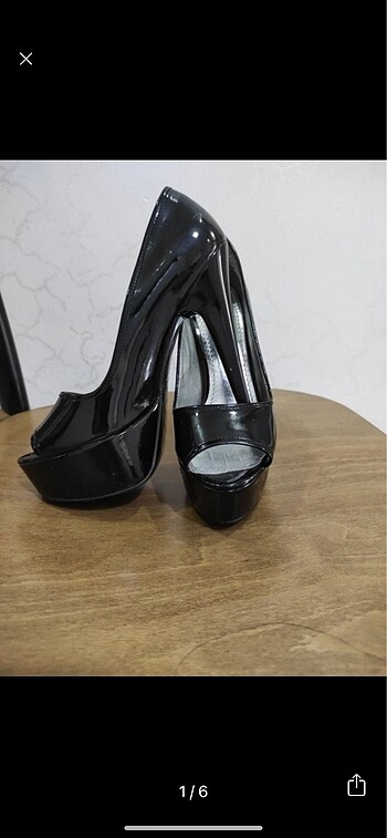 Nine West Siyah rugan platformlu topuklu ayakkabı