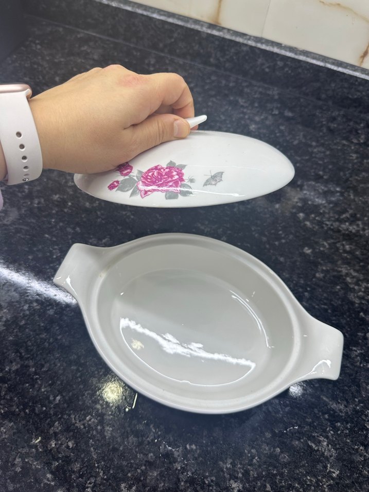 Çiçek Desenli Beyaz Sosluk - Görsel 2