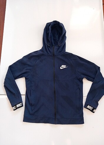 Nike sportswear sweatshirt