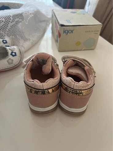 21 Beden Kız bebek Işıklı Ayakkabı