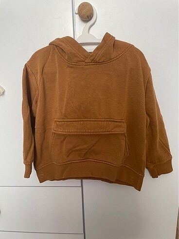 H&M sweatshirt