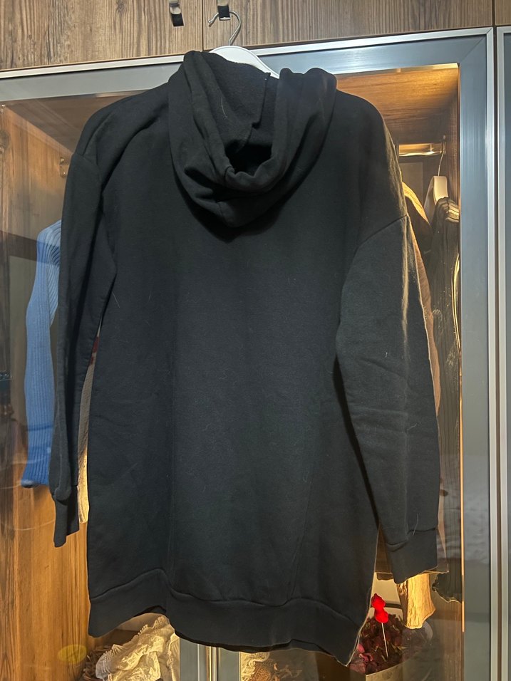 Siyah Kapüşonlu Uzun Kollu Sweatshirt - Görsel 3