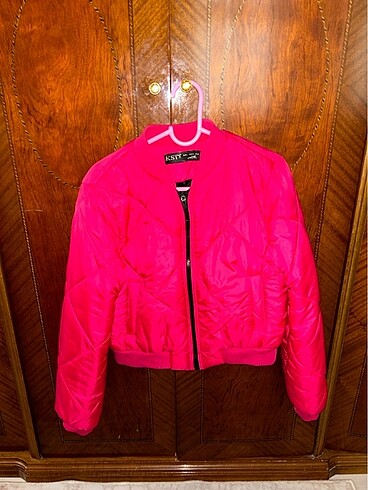 Pembe crop mont