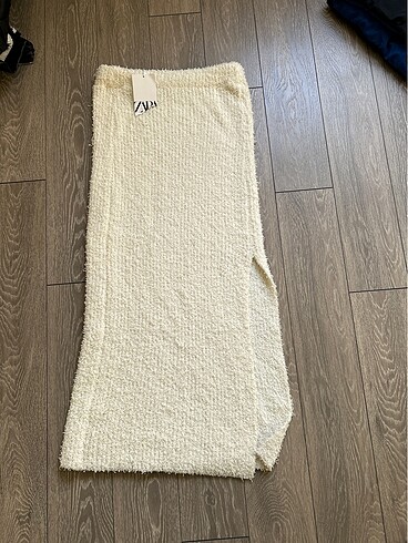 Zara Zara beyaz yırtmaçlı etek