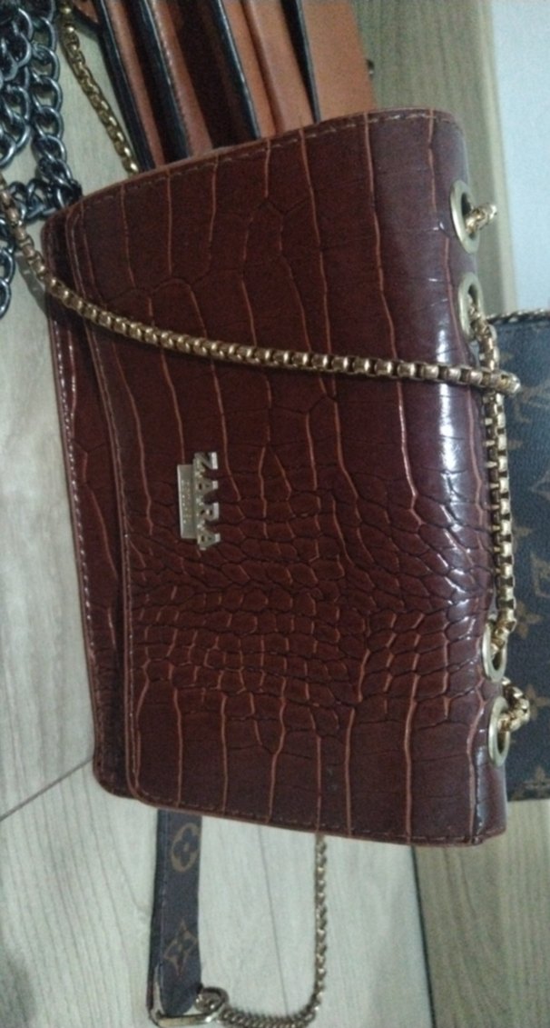 Kahverengi Deri Yılan Desenli Kadın Çanta orjinal degil - Görsel 3