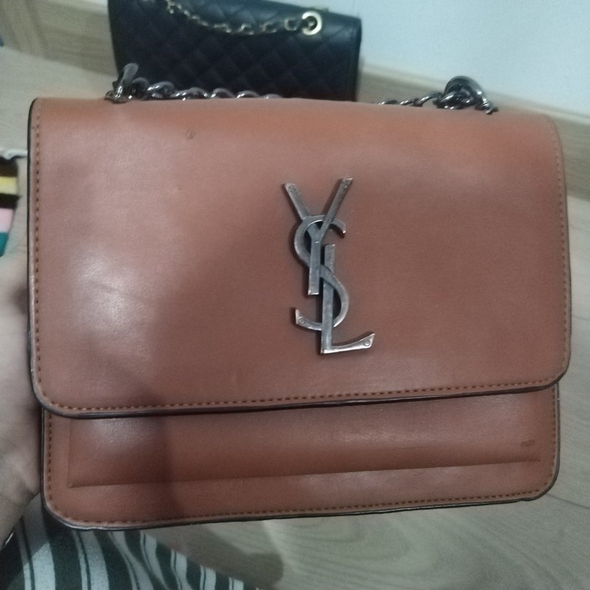 Kahverengi Zincir Detaylı Deri Kadın Çanta orjinal degil - Görsel 3