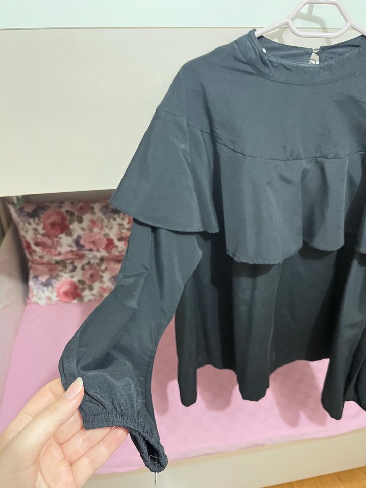 Siyah Kadın Uzun Kollu Fırfırlı Bluz - Görsel 2