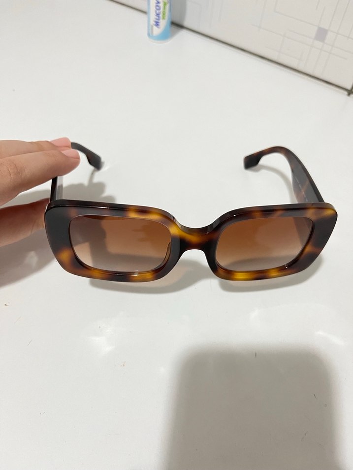 Burbery Leopar Renkli Güneş Gözlüğü - Görsel 4