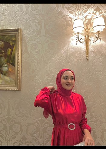 Kırmızı saten abiye - Görsel 3