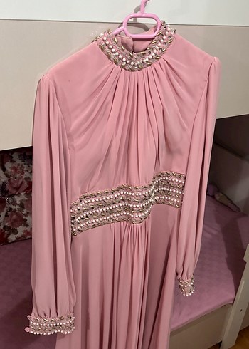 Pembe İşlemeli Uzun Kollu Abiye - Görsel 2