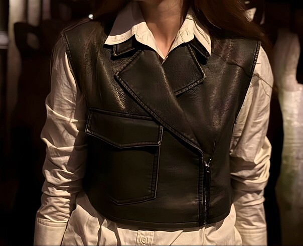 Zara Suni deri crop yelek