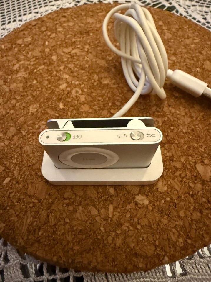 APPLE İPOD SHUFFLE 2.NESİL+ ŞARJ DOCK - Görsel 3