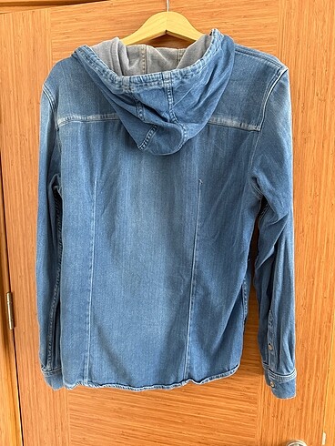 m Beden Bershka Kapüşonlu Kot Gömlek
