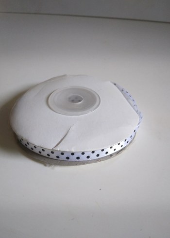 10 mt Siyah Beyaz Puantiyeli Saten Kurdele - Görsel 2