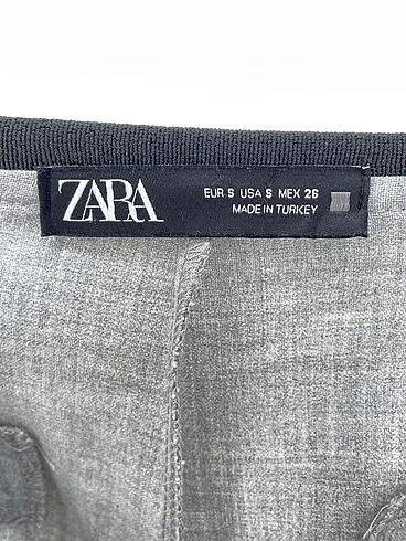 s Beden gri Renk Zara Kumaş Pantolon %70 İndirimli.
