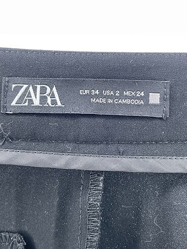 34 Beden siyah Renk Zara Kumaş Pantolon %70 İndirimli.