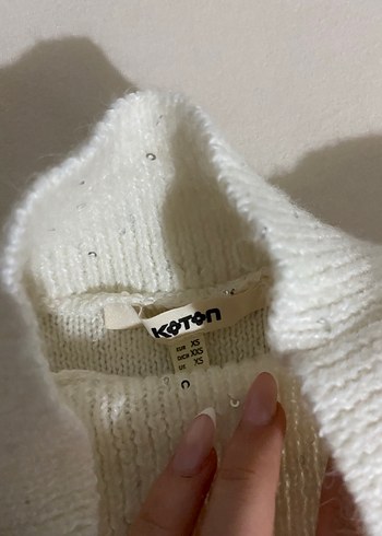 Kadın Beyaz Boğazlı sıfır kol kazak - Görsel 3