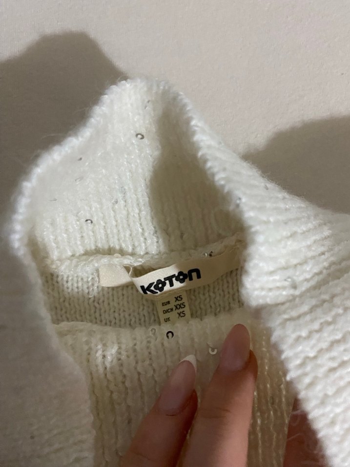 Kadın Beyaz Boğazlı sıfır kol kazak - Görsel 3