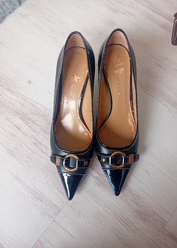 Anne Klein 38