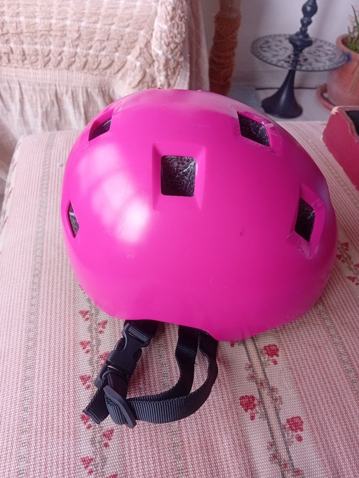 Pembe Renkli Bisiklet Kaskı Velcro Özellikli - Görsel 3