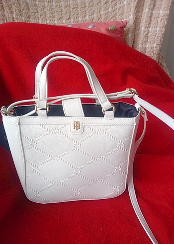 Tommy Hilfiger Beyaz Nakışlı Deri Kadın Çanta