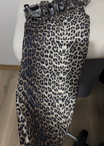 Kahverengi Leopar Desenli Midi Tek Omuzlu Fırfır Detaylı Elbise