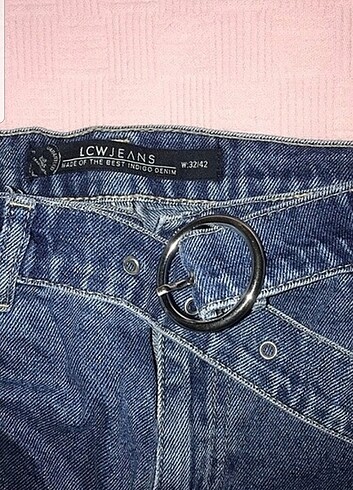 32 Beden mavi Renk Lcw kemerli jean