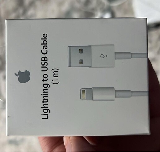 iPhone orjinal şarj aleti