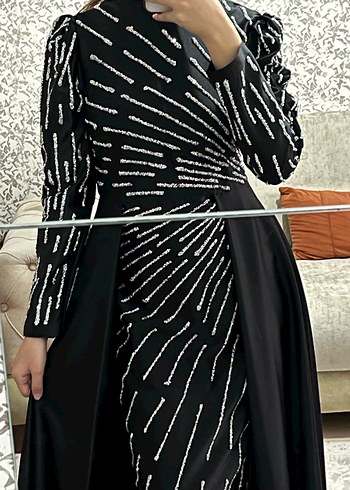 Siyah İşlemeli Drapeli Uzun Kollu Abiye Elbise - Görsel 2