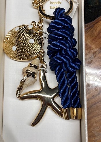 Piper-k Altın Renkli Püsküllü Anahtarlık - Görsel 2