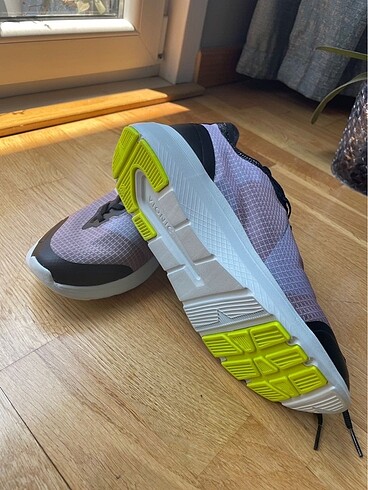 40 Beden Vionic London