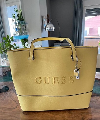Guess yurtdışından çanta