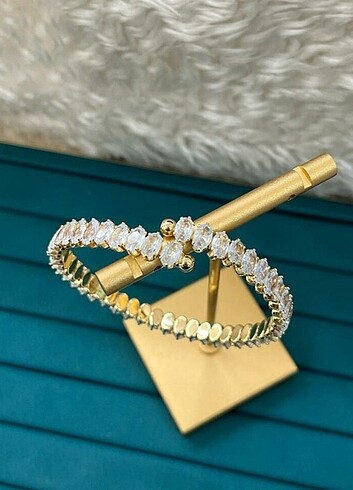 Gold Detaylı Taşlı Bileklik