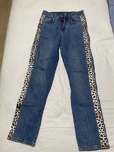 Diğer Leopar detaylı jean