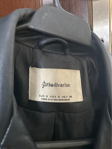 s Beden siyah Renk Stradivarius small siyah deri ceket