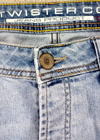 32 Beden Düğmeli Erkek Gri Denim Mini Jean Şort
