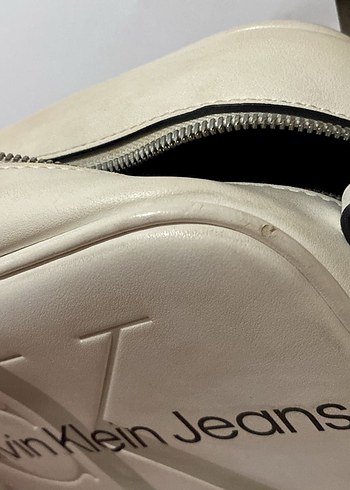 Calvin Klein Calvin Klein Beyaz Deri Kadın Çapraz Çanta