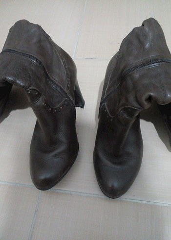 Kahverengi Deri Dizüstü Topuklu Kadın Çizmesi - Görsel 3