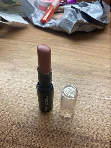 Beden Wet n wild ruj