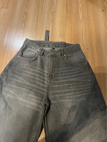 Trendyol & Milla Trendyol milla markalı baggy model 36 beden kot pantolon ????