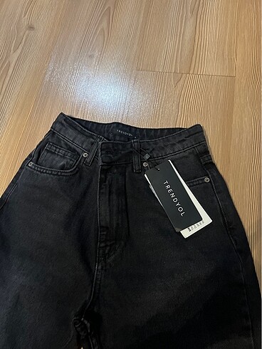 32 Beden Trendyol milla 32 beden yeni koyu gri kot pantolon ????