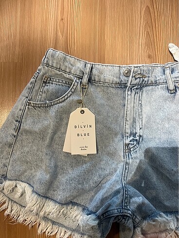 40 Beden DİLVİN KOT ŞORT MAVİ RENK 40 beden kot pantolon ????