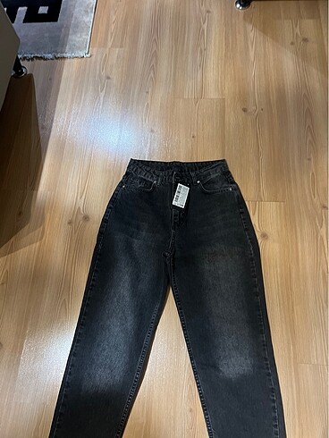 Trendyol & Milla Trendyol milla marka 38 beden gri renk etiketli kot pantolon ???