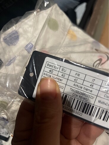 40 Beden beyaz Renk 40 beden kendinden puan desenli kot şort