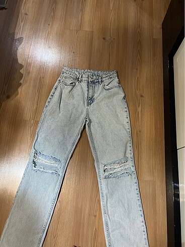 Trendyol & Milla 34 beden buz mavisi yırtık kot pantolon ????