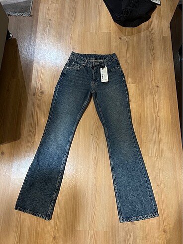 32 bed en mavi renk Trendyol milla marka kot pantolon ????